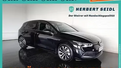 Gebraucht VW Golf VIII Active 150 PS (110 kW) 2022 Deepblackperleff. Limousine
