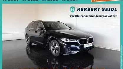 Gebraucht BMW 520 190 PS (139 kW) 2022 Schwarz Kombi