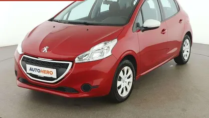 Rot Gebraucht 2015 Peugeot 208 Kleinwagen | € 6.490 (Fairer Preis)