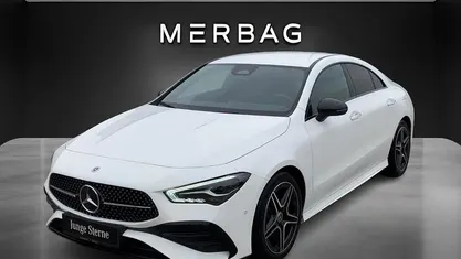 Polarweiß Gebraucht 2024 Mercedes CLA180 AMG line Limousine | € 39.990 (Fairer Preis)