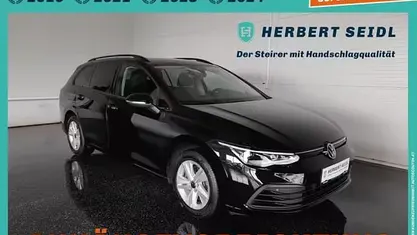 Gebraucht VW Golf VIII Life 150 PS (110 kW) 2022 Schwarz Kombi