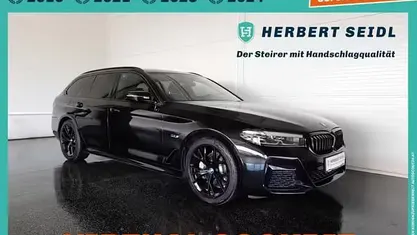 Gebraucht BMW 530e M Sport 292 PS (214 kW) 2022 Schwarz Kombi