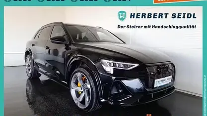 Mythosschwarzmetallic Gebraucht 2022 Audi e-tron S-Line SUV | € 49.880 (Fairer Preis)
