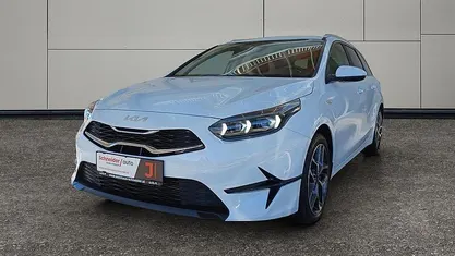 Weiß Gebraucht 2024 Kia Ceed Sportswagon Silver Kombi | € 22.555 (Fairer Preis)