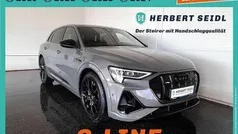 Grau Gebraucht 2022 Audi e-tron Black Edition SUV | € 48.980 (Fairer Preis)