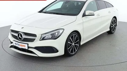 Gebraucht Mercedes CLA180 Shooting Brake AMG line 122 PS (89 kW) 2017 Weiß Kombi