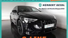 Schwarz Gebraucht 2022 Audi e-tron Black Edition SUV | € 37.880 (Guter Preis)