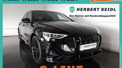 Schwarz Gebraucht 2022 Audi e-tron Black Edition SUV | € 37.880 (Guter Preis)