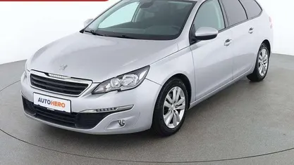 Gebraucht Peugeot 308 Active 120 PS (88 kW) 2017 Grau Kombi