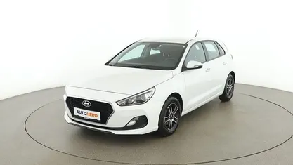 Weiß Gebraucht 2019 Hyundai i30 Limousine | € 10.190 (Fairer Preis)