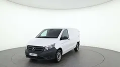 Weiß Gebraucht 2021 Mercedes Vito Van / Kleinbus | € 43.188 (Fairer Preis)