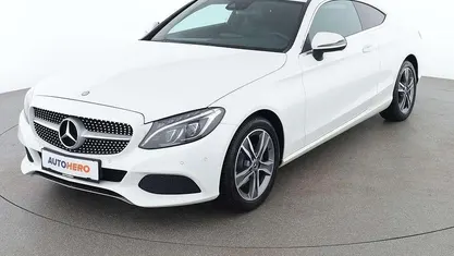 Gebraucht Mercedes C180 156 PS (114 kW) 2017 Weiß Coupé