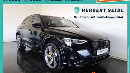 Gebraucht Audi e-tron S-Line 369 kW (503 PS) 2022 Mythosschwarzmetallic SUV