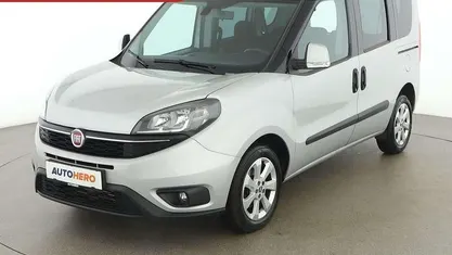 Grau Gebraucht 2020 Fiat Doblò Van / Kleinbus | € 13.090 (Guter Preis)