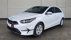 Weiß Gebraucht 2023 Kia Ceed Silver Limousine | € 18.222 (Fairer Preis)