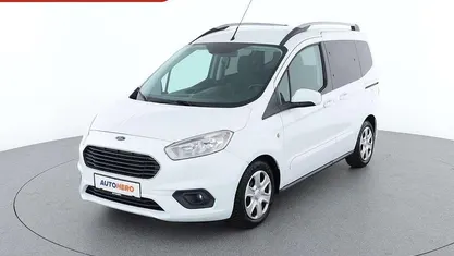 Weiß Gebraucht 2019 Ford Tourneo Courier Titanium Van / Kleinbus | € 13.190