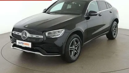Schwarz Gebraucht 2020 Mercedes GLC300e AMG line SUV | € 35.690 (Fairer Preis)