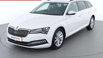 Weiß Gebraucht 2021 Skoda Superb Style Kombi | € 25.790 (Guter Preis)