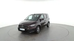 Rubellitrot metallic Gebraucht 2024 Mercedes 180 Style Limousine | € 32.990 (Guter Preis)