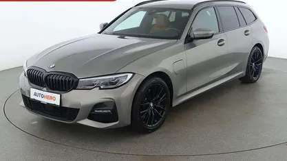 Gebraucht BMW 330e M Sport 184 PS (135 kW) 2021 Grau Kombi