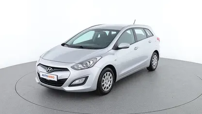 Grau Gebraucht 2015 Hyundai i30 Kombi | € 9.790 (Teuer)