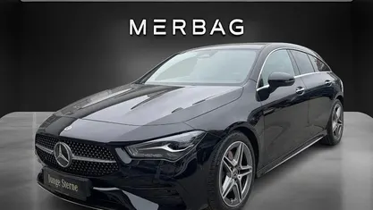 Schwarz Gebraucht 2024 Mercedes CLA200 AMG line Kombi | € 41.990 (Teuer)