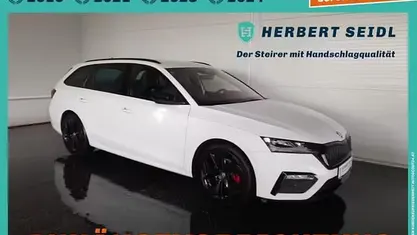 Weiß Gebraucht 2022 Skoda Octavia RS Kombi | € 27.880 (Fairer Preis)