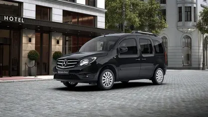 Dravitschwarz metall Gebraucht 2020 Mercedes Citan 111 Kombi | € 23.990