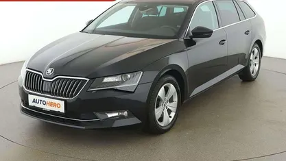 Schwarz Gebraucht 2018 Skoda Superb Style Kombi | € 19.490 (Fairer Preis)
