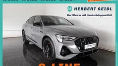 Grau Gebraucht 2022 Audi e-tron Black Edition SUV | € 42.980 (Fairer Preis)