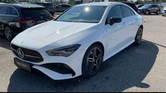 Polarweiß Gebraucht 2024 Mercedes CLA180 AMG line Limousine | € 41.900 (Fairer Preis)