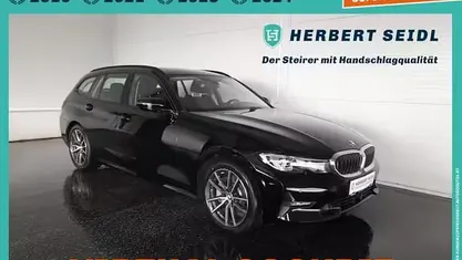 Schwarz Gebraucht 2021 BMW 330e Sport Line Kombi | € 30.880 (Fairer Preis)