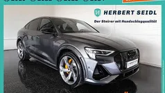 Grau Gebraucht 2022 Audi e-tron S-Line SUV | € 55.480 (Fairer Preis)