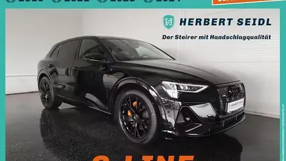Mythosschwarzmet. Gebraucht 2022 Audi e-tron Black Edition SUV | € 38.480 (Fairer Preis)