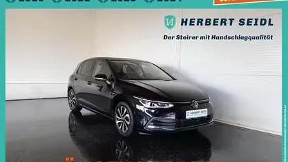 Gebraucht VW Golf VIII Active 150 PS (110 kW) 2022 Deepblackperleffekt Limousine