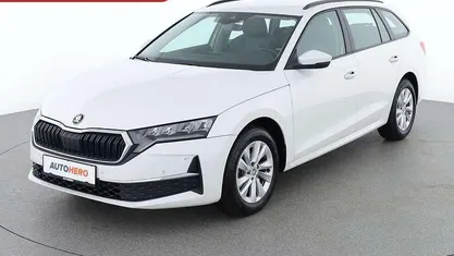 Weiß Gebraucht 2024 Skoda Octavia Selection Kombi | € 31.390 (Fairer Preis)