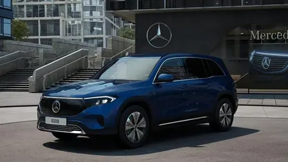 Metalliclack spektralblau Gebraucht 2025 Mercedes EQB250+ Edition SUV | € 36.900
