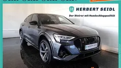 Grau Gebraucht 2022 Audi e-tron S-Line SUV | € 52.780 (Fairer Preis)