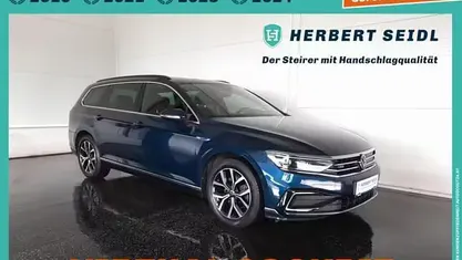 Aquamarinblaumetallic Gebraucht 2021 VW Passat GTE Kombi | € 21.880 (Fairer Preis)