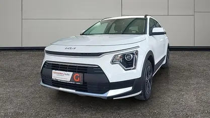 Weiß Gebraucht 2023 Kia Niro Silver SUV | € 23.555 (Superpreis)