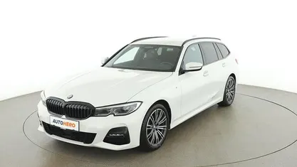 Weiß Gebraucht 2021 BMW 320e M Sport Kombi | € 33.990 (Guter Preis)