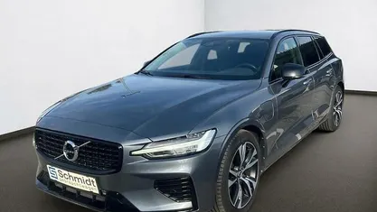 Grau Gebraucht 2021 Volvo V60 R-Design Kombi | € 24.900