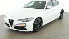 Weiß Gebraucht 2017 Alfa Romeo Giulia Super Limousine | € 23.390 (Fairer Preis)
