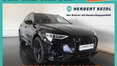 Schwarz Gebraucht 2022 Audi e-tron Black Edition SUV | € 41.480 (Fairer Preis)
