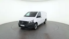 Weiß Gebraucht 2024 Mercedes Vito Van / Kleinbus | € 43.188 (Fairer Preis)