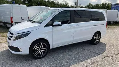 Arktikweiß Gebraucht 2023 Mercedes V250 Avantgarde Van / Kleinbus | € 83.988 (Fairer Preis)