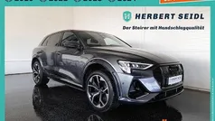 Grau Gebraucht 2022 Audi e-tron S-Line SUV | € 53.970 (Guter Preis)