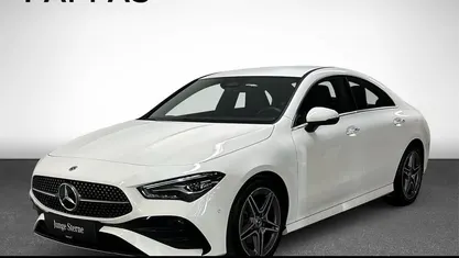 Polarweiß Gebraucht 2024 Mercedes CLA180 AMG line Limousine | € 38.750 (Fairer Preis)