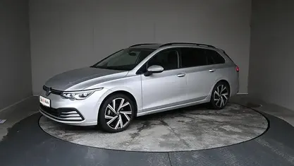 Gebraucht VW Golf VIII Life 131 PS (96 kW) 2022 Silber metallic Kombi