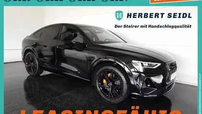 Gebraucht Audi e-tron Black Edition 300 kW (408 PS) 2022 Mythosschwarz metallic SUV